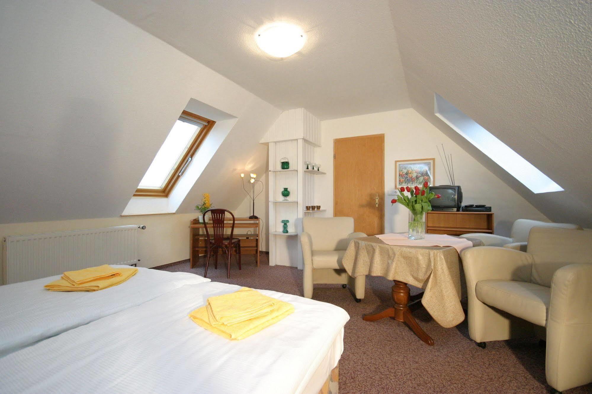 Pension Schwalbenhof Klausdorf  Buitenkant foto